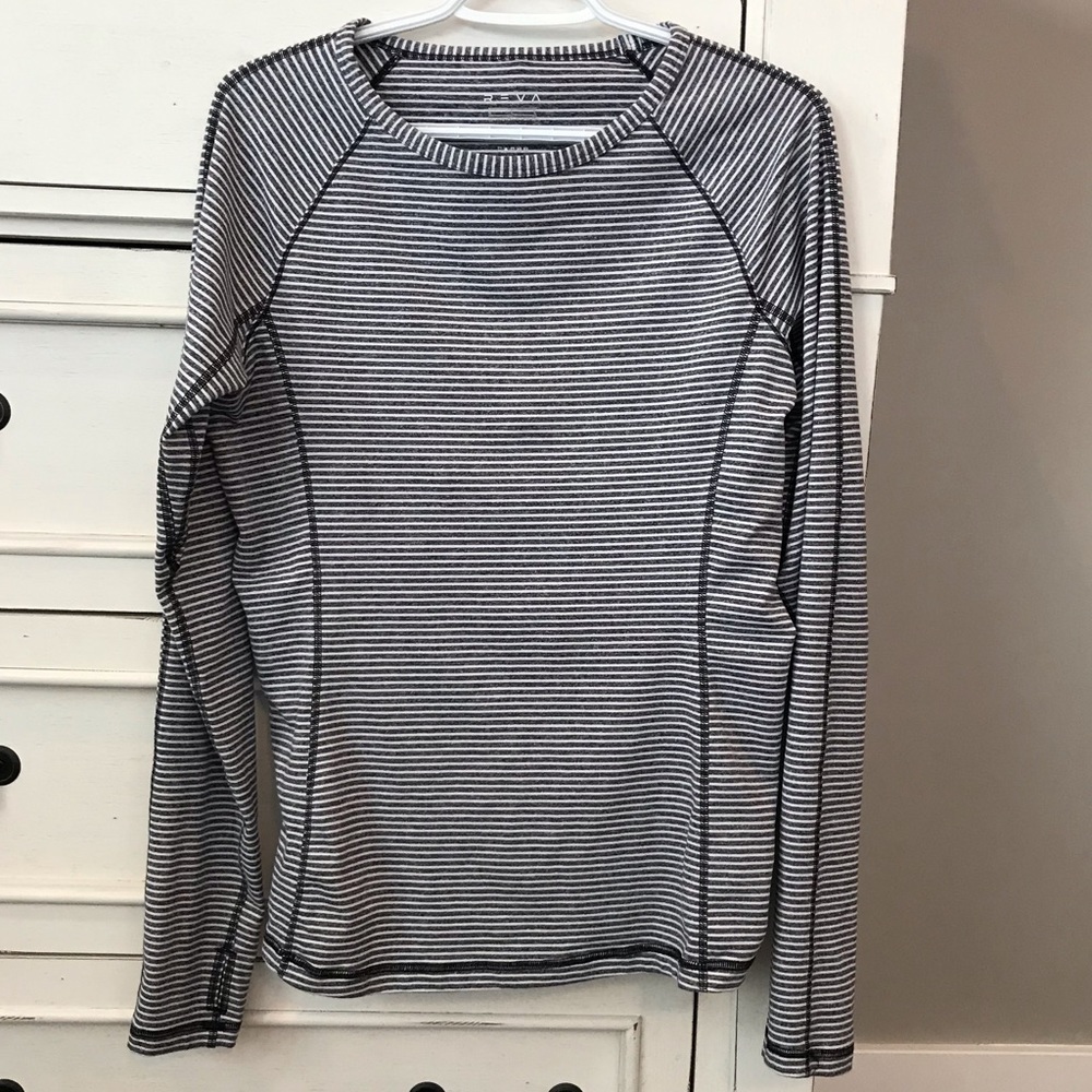 COPY - REVAWEAR Athletic Long Sleeve Striped Top. Size Large. EUC